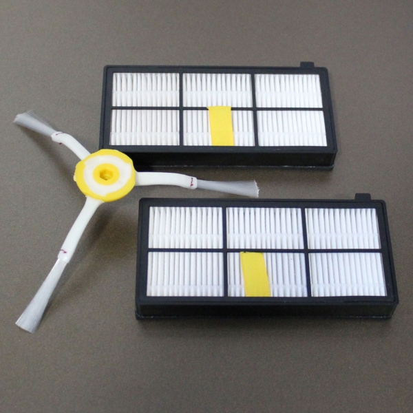 Sparset 2 HEPA Filter + Seitenbürste geeignet für iRobot Roomba Serie 800 und 900