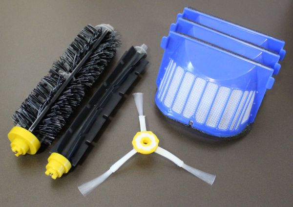 Wartungskit - Bürsten Set + 3 AeroVac Filter + Seitenbürste geeignet für iRobot Roomba Serie 600